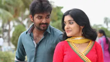 Backdrop to the movie "Naveena Saraswathi Sabatham" #809920
