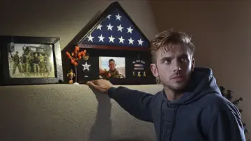 Backdrop to the movie "The Guest" #273395