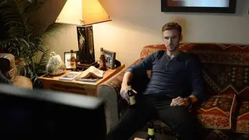 Backdrop to the movie "The Guest" #851152