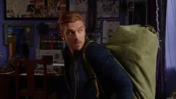 Backdrop to the movie "The Guest" #851240