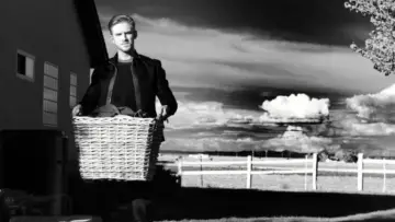 Backdrop to the movie "The Guest" #851246