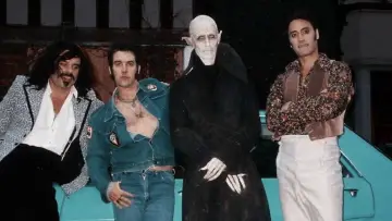 Backdrop to the movie "What We Do in the Shadows" #808339