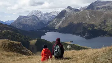 Backdrop to the movie "Clouds of Sils Maria" #271468