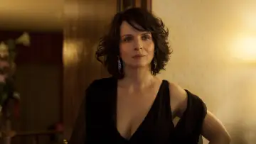 Backdrop to the movie "Clouds of Sils Maria" #271480