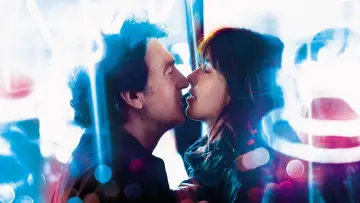 Backdrop to the movie "Quantum Love" #694140