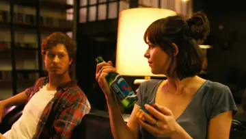 Backdrop to the movie "How to Be Single" #1208537