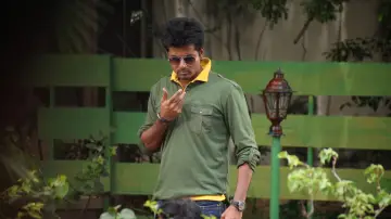 Backdrop to the movie "Maan Karate" #1157214