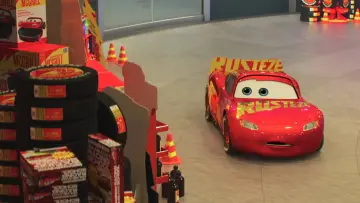 Backdrop to the movie "Cars 3" #960656