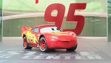 Backdrop to the movie "Cars 3" #960665