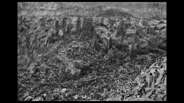 Backdrop to the movie "The Salt of the Earth" #1084326
