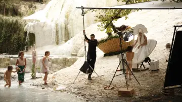Backdrop to the movie "The Wonders" #1077059