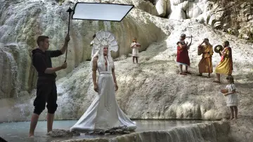 Backdrop to the movie "The Wonders" #1077076