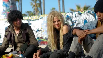 Backdrop to the movie "Squatters" #1134057