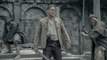 Backdrop to the movie "King Arthur: Legend of the Sword" #280596