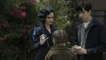 Backdrop to the movie "Miss Peregrine