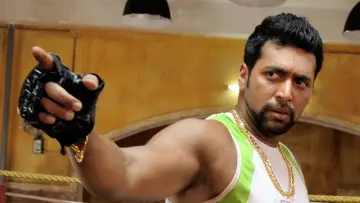 Backdrop to the movie "Bhooloham" #725456