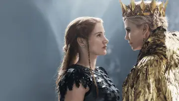 Backdrop to the movie "The Huntsman: Winter