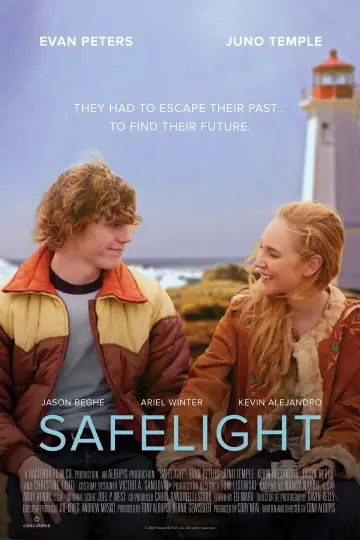 Poster to the movie "Safelight" #1071476