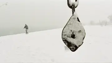 Backdrop to the movie "Distant" #1118728