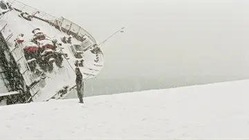Backdrop to the movie "Distant" #1118733