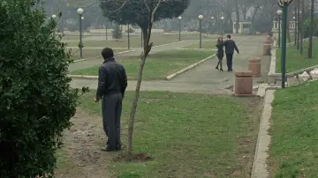 Backdrop to the movie "Distant" #1204256
