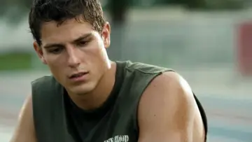 Backdrop to the movie "Forever Strong" #1098194