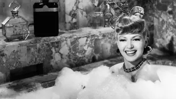 Backdrop to the movie "Ziegfeld Girl" #1136509