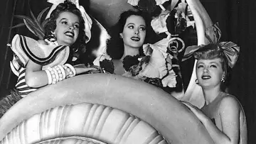 Backdrop to the movie "Ziegfeld Girl" #1136512