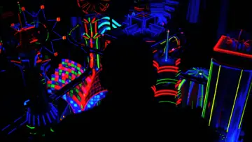 Backdrop to the movie "Enter the Void" #932345