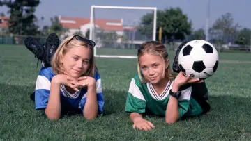 Backdrop to the movie "Switching Goals" #1035754