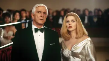 Backdrop to the movie "Naked Gun 33⅓: The Final Insult" #636522