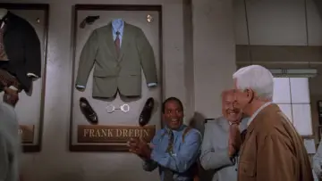 Backdrop to the movie "Naked Gun 33⅓: The Final Insult" #967597