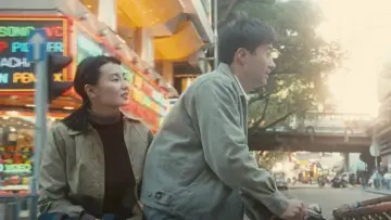 Backdrop to the movie "Comrades, Almost a Love Story" #763472