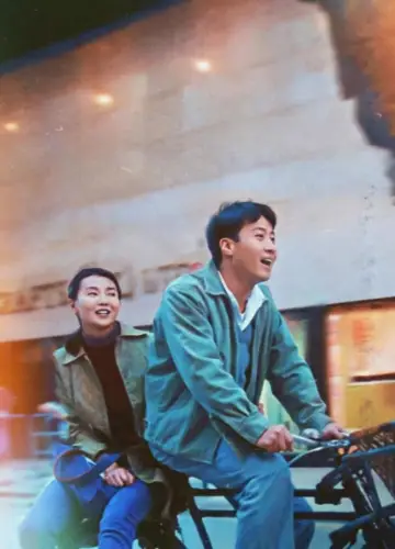 Poster to the movie "Comrades, Almost a Love Story" #763499