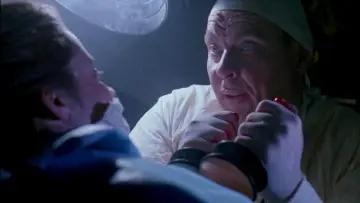 Backdrop to the movie "Dr. Giggles" #1074525