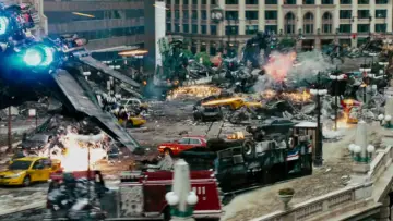 Backdrop to the movie "Transformers: Dark of the Moon" #810711