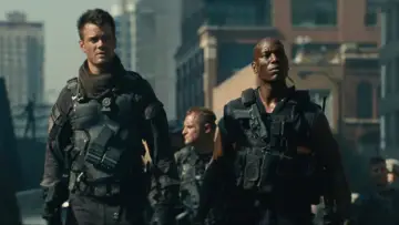 Backdrop to the movie "Transformers: Dark of the Moon" #810775