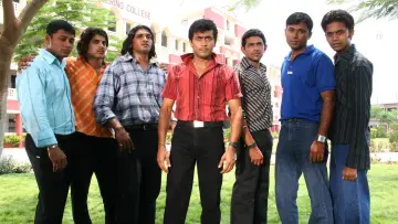 Backdrop to the movie "Vaaranam Aayiram" #1157879
