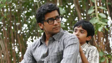 Backdrop to the movie "Vaaranam Aayiram" #1157885