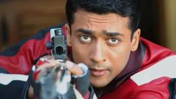Backdrop to the movie "Vaaranam Aayiram" #1157886