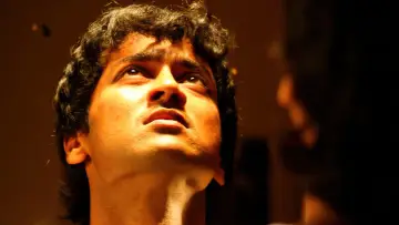 Backdrop to the movie "Vaaranam Aayiram" #1157887