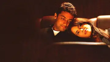 Backdrop to the movie "Vaaranam Aayiram" #1157888