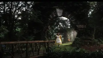 Backdrop to the movie "Alice in Wonderland" #999533