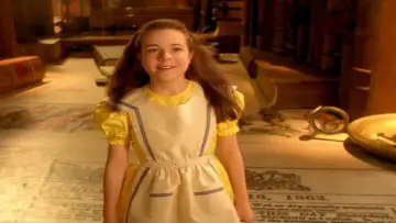 Backdrop to the movie "Alice in Wonderland" #999535