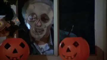 Backdrop to the movie "Dark Night of the Scarecrow" #1065978