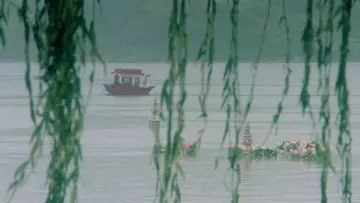 Backdrop to the movie "Green Snake" #903086