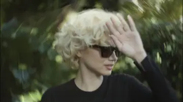 Backdrop to the movie "Blonde" #696877