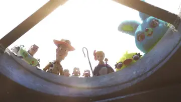 Backdrop to the movie "Toy Story 4" #958514