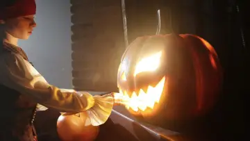 Backdrop to the movie "Tales of Halloween" #1063803