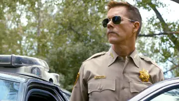 Backdrop to the movie "Cop Car" #965458